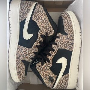 Air Jordan Mid SE Cheetah Print Y 7